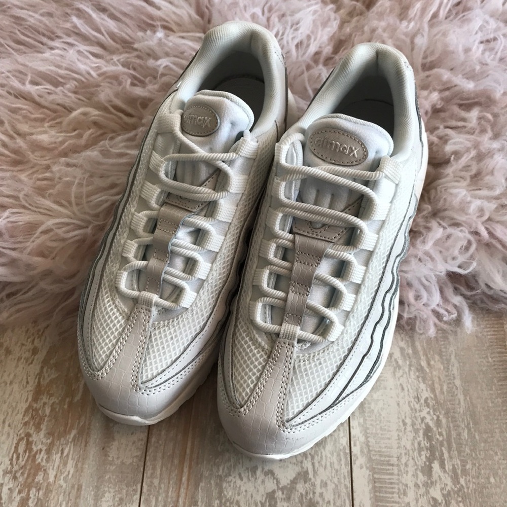 NWTNike Air Max 95 Premium! - Picture 6 of 7